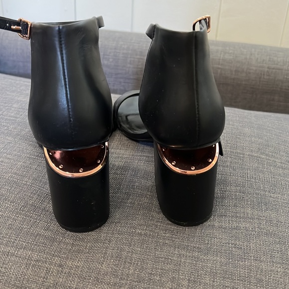 Authentic Alexander Wang sandals - Picture 4 of 9